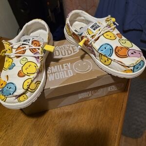 Hey Dude Womena Wendy Smiley World Sneakers - Multicolor Size 8